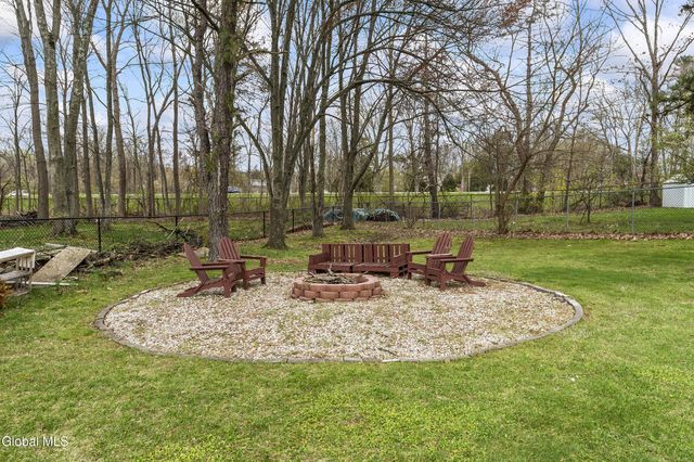 1041 St Jude Drive, Rotterdam, NY 12303