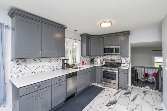 1041 St Jude Drive, Rotterdam, NY 12303