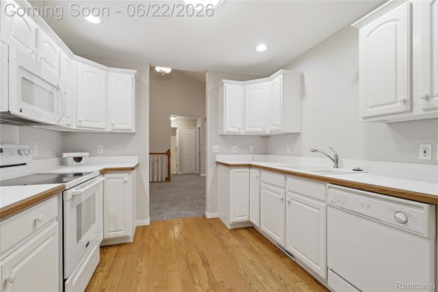8091 Prestonwood Court, Flushing Charter Township, MI 48433