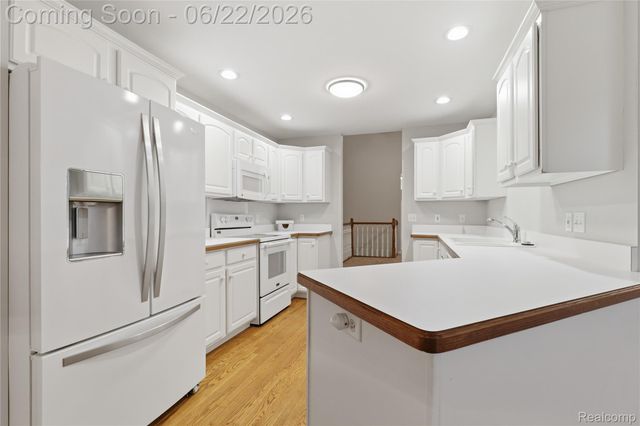 8091 Prestonwood Court, Flushing Charter Township, MI 48433