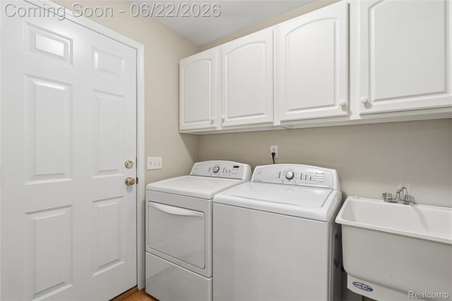 8091 Prestonwood Court, Flushing Charter Township, MI 48433