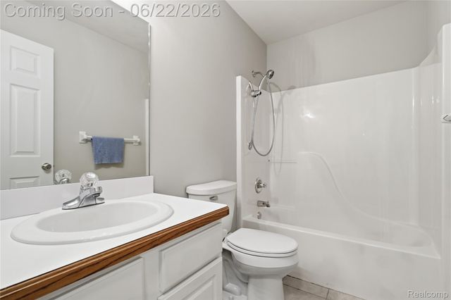8091 Prestonwood Court, Flushing Charter Township, MI 48433