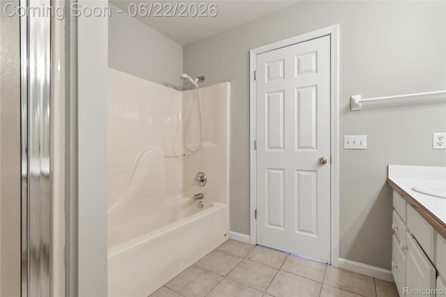 8091 Prestonwood Court, Flushing Charter Township, MI 48433