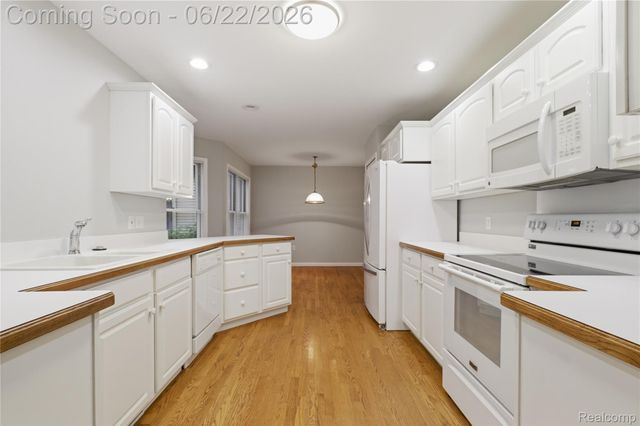 8091 Prestonwood Court, Flushing Charter Township, MI 48433