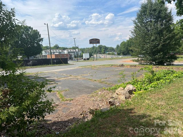 2300 E Independence Boulevard, Charlotte, NC 28205