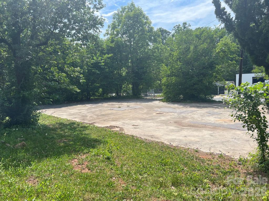 2300 E Independence Boulevard, Charlotte, NC 28205