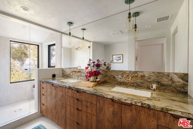 2002 Tuna Canyon Road, Topanga (los Angeles), CA 90290