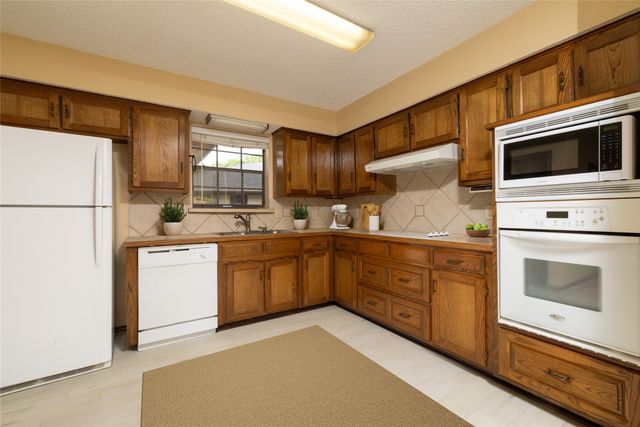 1211 Brookfield Lane, Mansfield, TX 76063