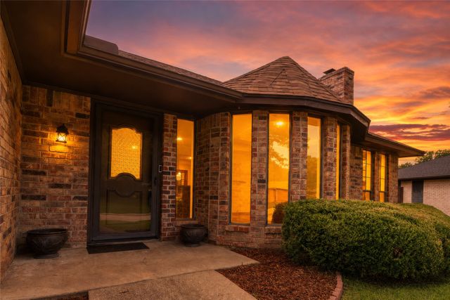 1211 Brookfield Lane, Mansfield, TX 76063
