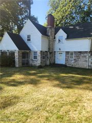 2564 Niles Cortland Road SE, Warren, OH 44484