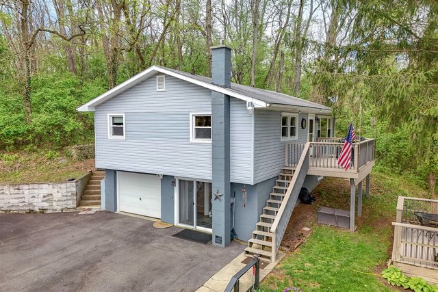 1050 Earlyn Drive, Hillsdale, MI 49242