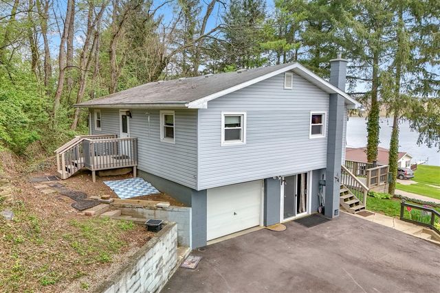 1050 Earlyn Drive, Hillsdale, MI 49242