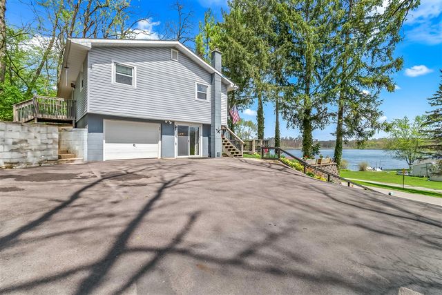 1050 Earlyn Drive, Hillsdale, MI 49242