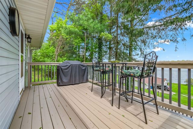 1050 Earlyn Drive, Hillsdale, MI 49242