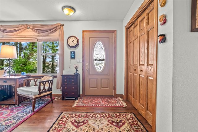 1050 Earlyn Drive, Hillsdale, MI 49242
