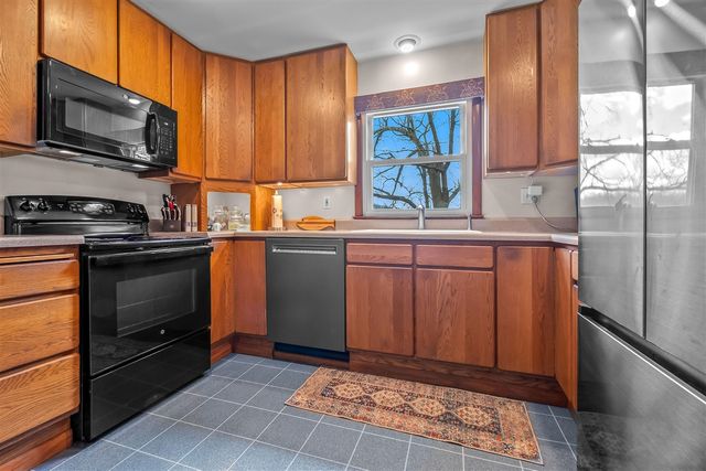 1050 Earlyn Drive, Hillsdale, MI 49242