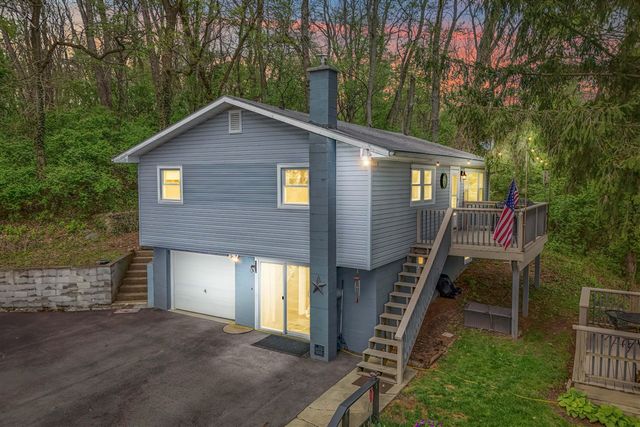 1050 Earlyn Drive, Hillsdale, MI 49242