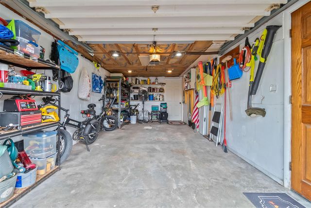 1050 Earlyn Drive, Hillsdale, MI 49242