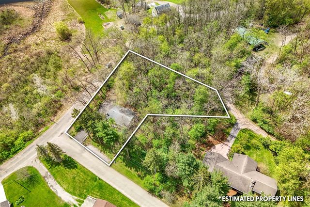 1050 Earlyn Drive, Hillsdale, MI 49242