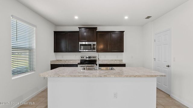 422 Moray Drive SW, Palm Bay, FL 32908