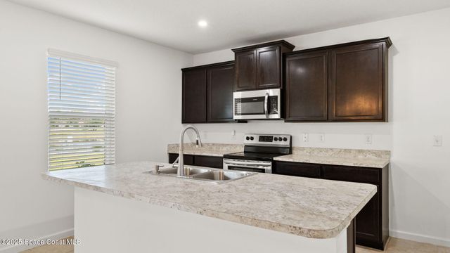 422 Moray Drive SW, Palm Bay, FL 32908