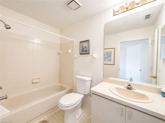 8041 Woods CIR 14, Fort Myers, FL 33919