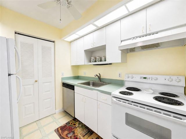 8041 Woods CIR 14, Fort Myers, FL 33919