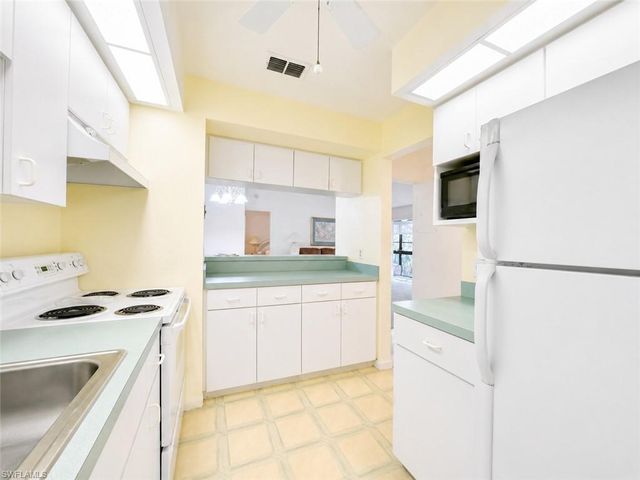 8041 Woods CIR 14, Fort Myers, FL 33919