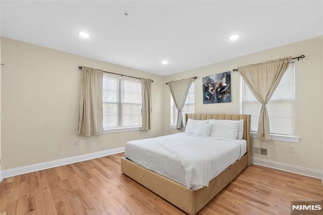 337 13th Avenue, Newark City, NJ 07103