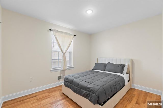 337 13th Avenue, Newark City, NJ 07103