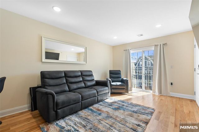 337 13th Avenue, Newark City, NJ 07103