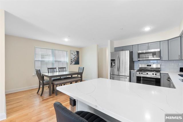 337 13th Avenue, Newark City, NJ 07103