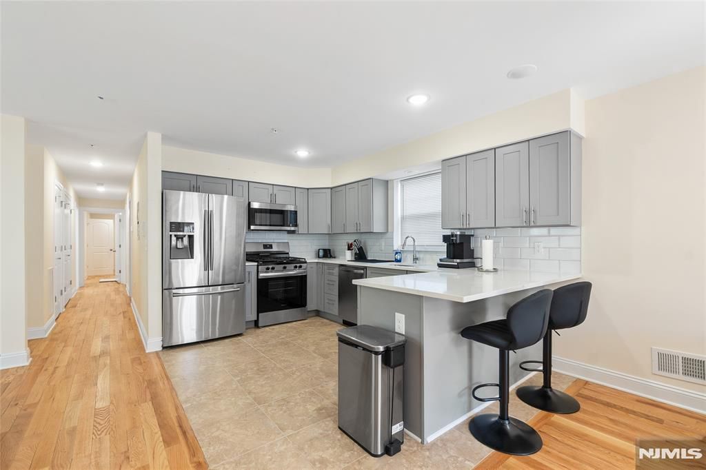 337 13th Avenue, Newark City, NJ 07103