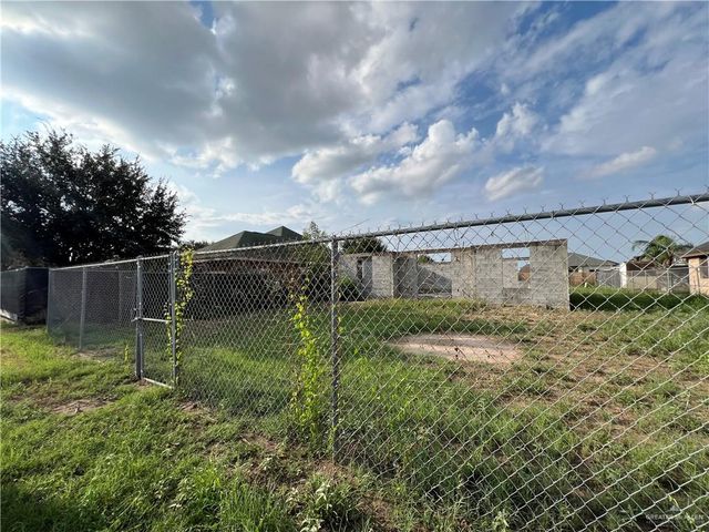 1019 W Garfield Avenue, Alton, TX 78573