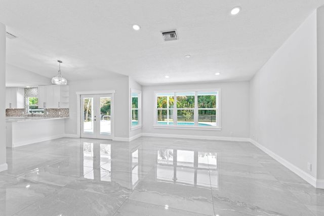 6578 146th Road N, Palm Beach Gardens, FL 33418