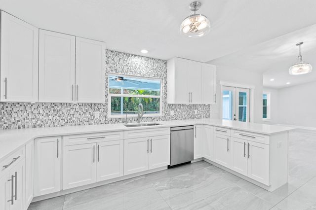 6578 146th Road N, Palm Beach Gardens, FL 33418