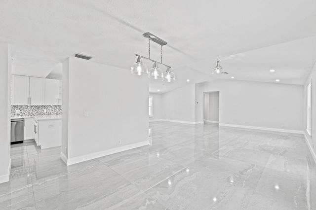 6578 146th Road N, Palm Beach Gardens, FL 33418