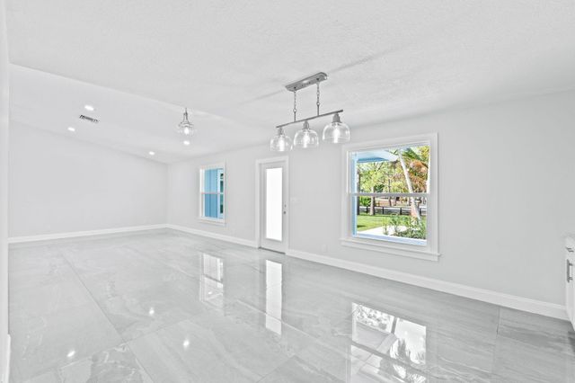 6578 146th Road N, Palm Beach Gardens, FL 33418