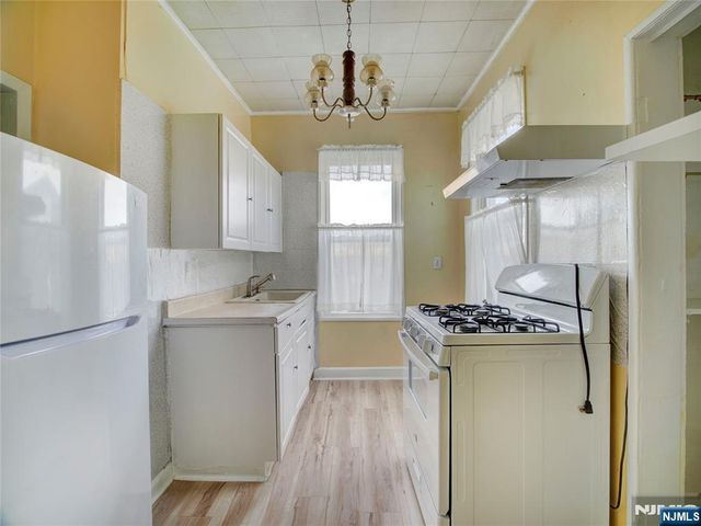 21 High Street, Passaic, NJ 07055