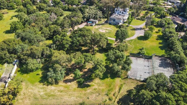 4434 Mapel Ln, Carmichael, CA 95608