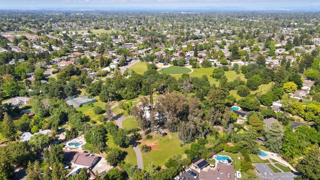 4434 Mapel Ln, Carmichael, CA 95608