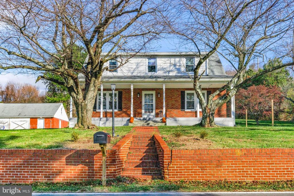 Image 1 of property listing at 8317 HOLLOW RD, Middletown, MD 21769