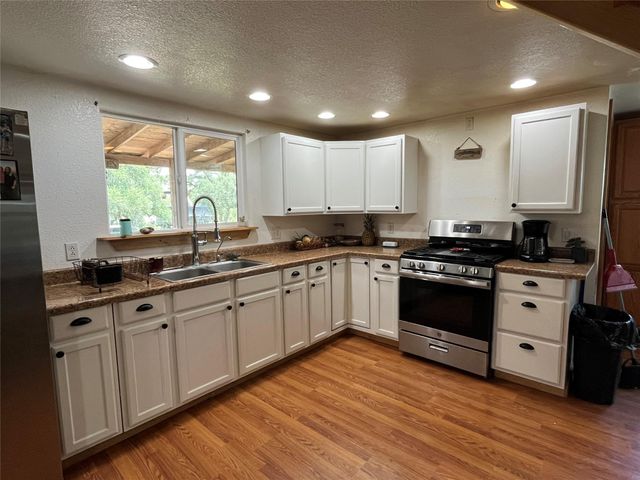 2301 Days End RD, Wimberley, TX 78676