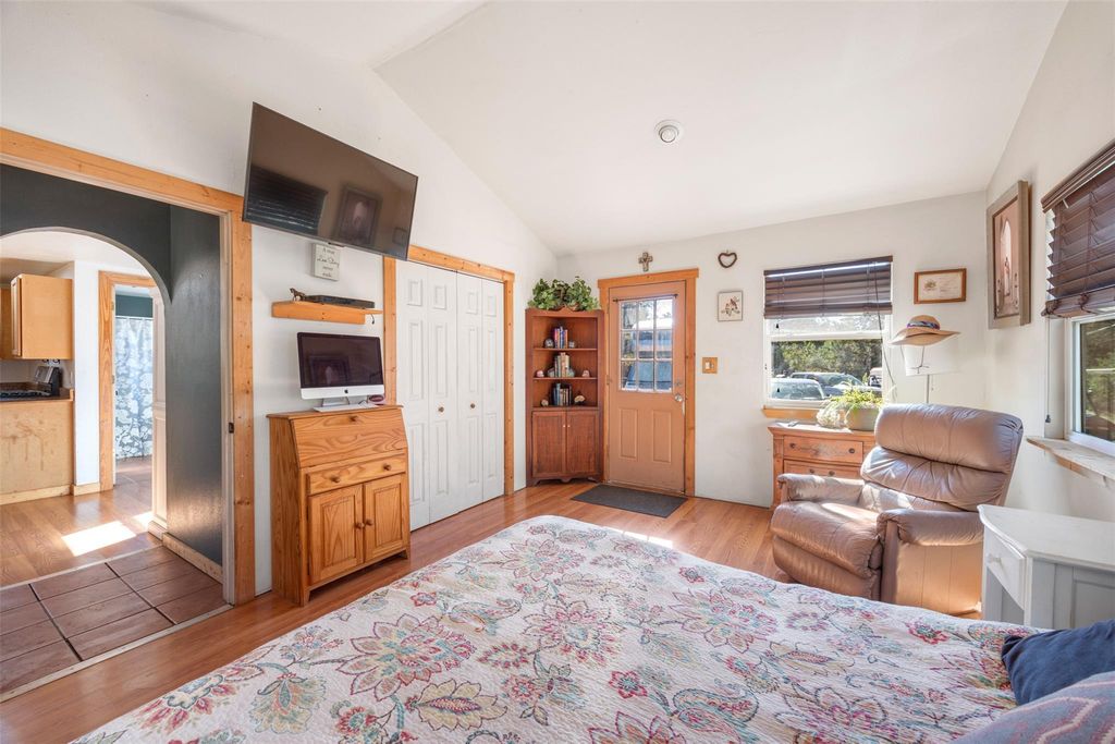 2301 Days End RD, Wimberley, TX 78676
