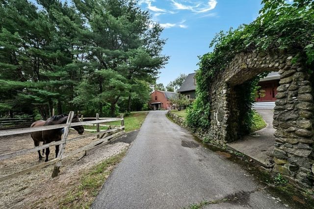 197 East St, Duxbury, MA 02332