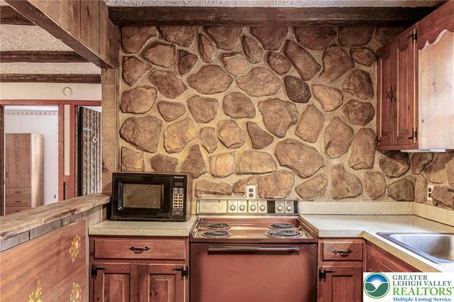 5211 Fir Lane, Coolbaugh Twp, PA 18346