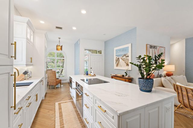 231 E Tall Oaks Circle, Palm Beach Gardens, FL 33410