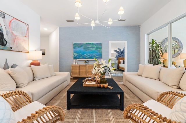 231 E Tall Oaks Circle, Palm Beach Gardens, FL 33410