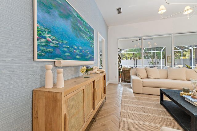 231 E Tall Oaks Circle, Palm Beach Gardens, FL 33410