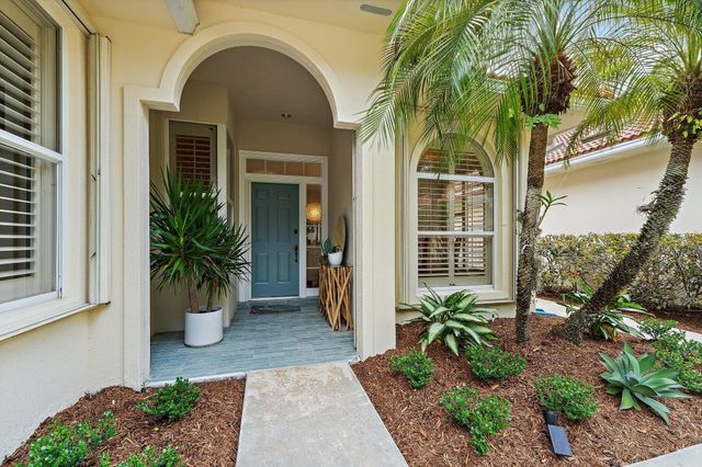 231 E Tall Oaks Circle, Palm Beach Gardens, FL 33410